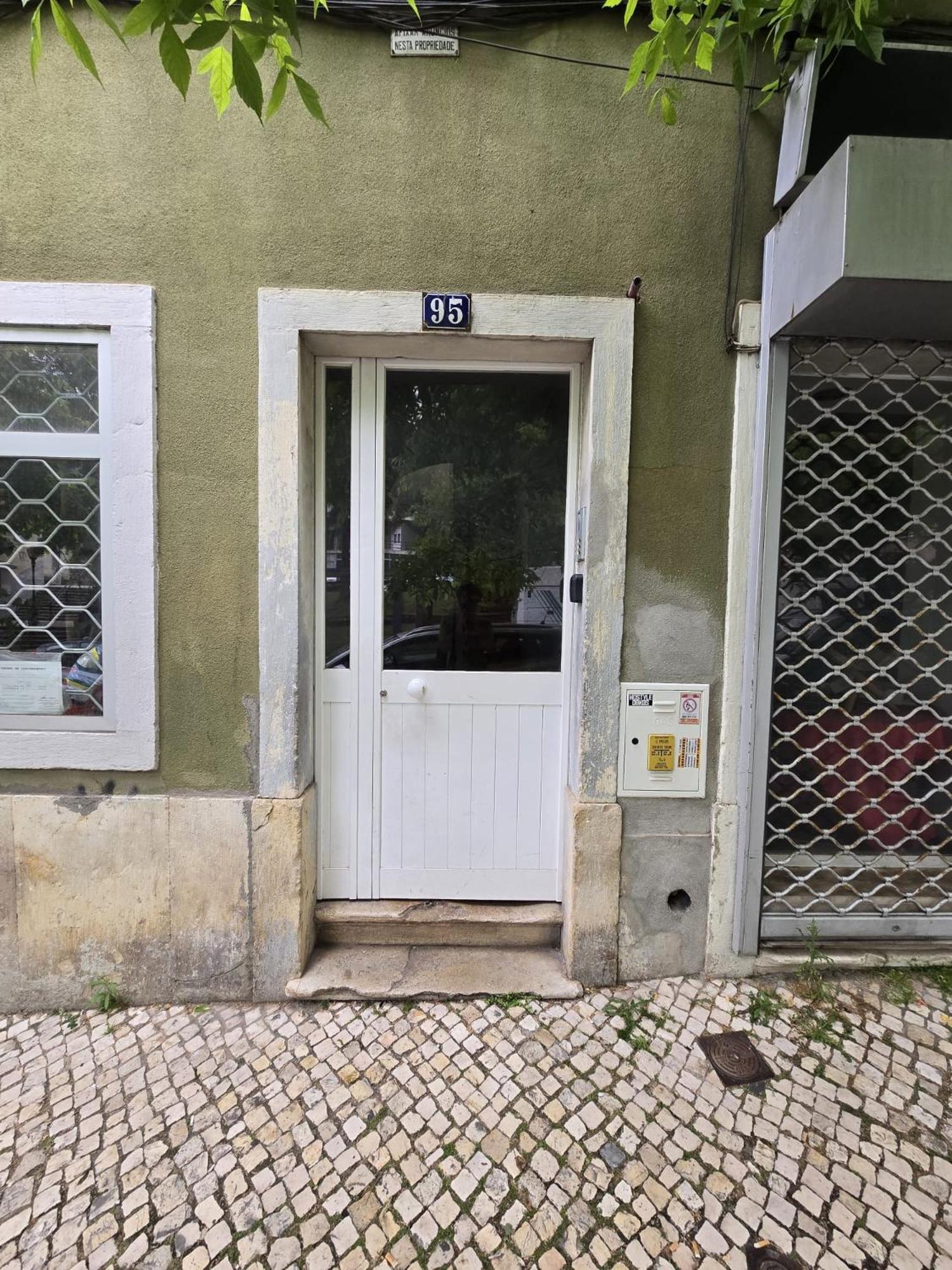 Comfy 3 Bedroom Apartment Campo De Ourique Lissabon Exterior foto